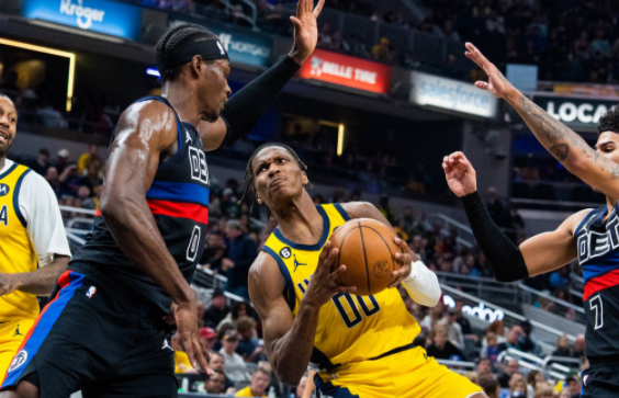 艾维29+9希尔德22分 活塞7人上双122-115险胜步行者 艾维29+9希尔德22分 活塞7人上双122-115险胜步行者