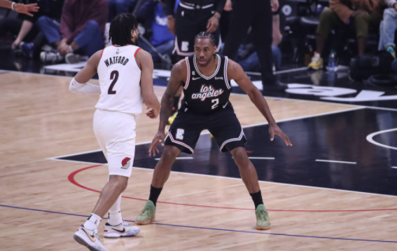 小卡27+8威少砍20+6+6 快船136-125逆转开拓者升至西部第5 小卡27+8威少砍20+6+6 快船136-125逆转开拓者升至西部第5