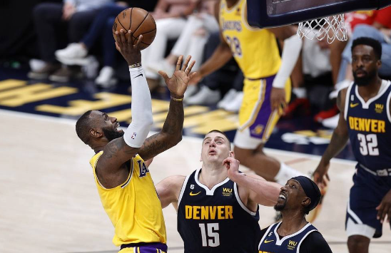 约基奇三双创历史詹皇22+9+10 掘金108-103擒湖人2-0 约基奇三双创历史詹皇22+9+10 掘金108-103擒湖人2-0