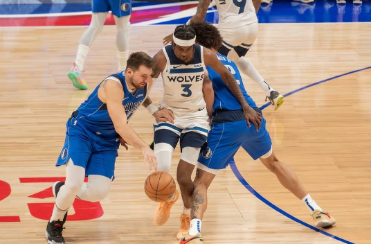 季前赛-东契奇25+5唐斯20分 华子缺阵森林狼111-99胜独行侠 季前赛-东契奇25+5唐斯20分 华子缺阵森林狼111-99胜独行侠