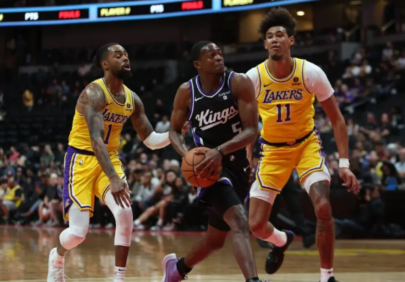 季前赛-拉塞尔21+8 詹眉缺阵 小萨10+16 湖人109-101轻取全员国王 季前赛-拉塞尔21+8 詹眉缺阵 小萨10+16 湖人109-101轻取全员国王