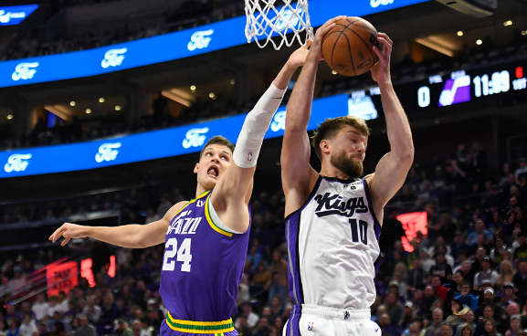 巴恩斯33分 小萨22+12+5 克拉克森24+6 国王130-114大胜爵士 巴恩斯33分 小萨22+12+5 克拉克森24+6 国王130-114大胜爵士