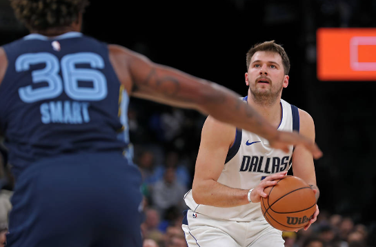 东契奇三双小贾伦30+9 欧文缺阵独行侠125-110送灰熊四连败 东契奇三双小贾伦30+9 欧文缺阵独行侠125-110送灰熊四连败