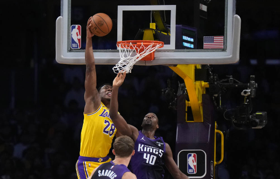 詹姆斯空砍三双浓眉仅9分 湖人背靠背主场110-125不敌国王 詹姆斯空砍三双浓眉仅9分 湖人背靠背主场110-125不敌国王