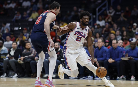 恩比德50+12+7 马克西26+7 普尔23分 76人131-126力克奇才 恩比德50+12+7 马克西26+7 普尔23分 76人131-126力克奇才