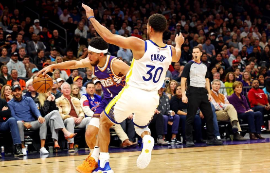 库里24分布克32+7 追梦拳击对手遭逐 勇士116-119负太阳 库里24分布克32+7 追梦拳击对手遭逐 勇士116-119负太阳