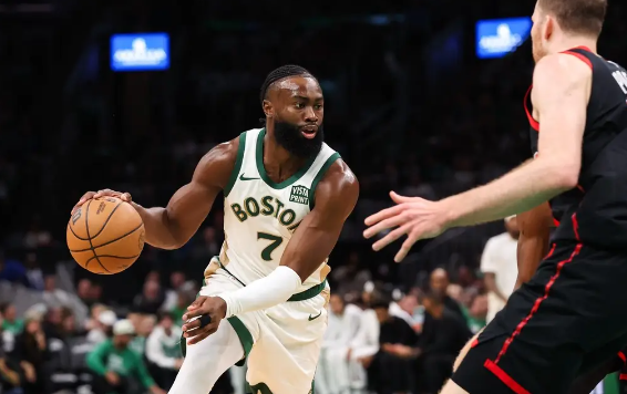 主场不败!布朗31+10塔图姆波神缺阵 凯尔特人120-118险胜猛龙 主场不败!布朗31+10塔图姆波神缺阵 凯尔特人120-118险胜猛龙