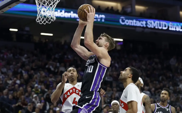 福克斯24分 小萨24+15+11+6犯 国王133-130力克猛龙 福克斯24分 小萨24+15+11+6犯 国王133-130力克猛龙