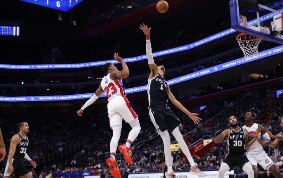 文班亚马生涯首次三双 杜伦21+12马刺130-108大胜活塞 文班亚马生涯首次三双 杜伦21+12马刺130-108大胜活塞