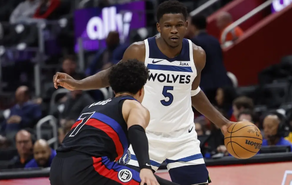 爱德华兹27+5+8 唐斯27+6 艾维32+6 森林狼124-117轻取活塞 爱德华兹27+5+8 唐斯27+6 艾维32+6 森林狼124-117轻取活塞