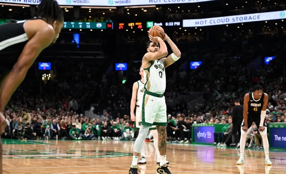 塔图姆34+8+7 波尔津吉斯26+8 绿军131-91大胜灰熊 塔图姆34+8+7 波尔津吉斯26+8 绿军131-91大胜灰熊