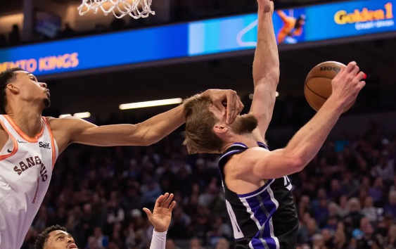 文班亚马19+13萨博尼斯三双 福克斯28分国王127-122胜马刺 文班亚马19+13萨博尼斯三双 福克斯28分国王127-122胜马刺