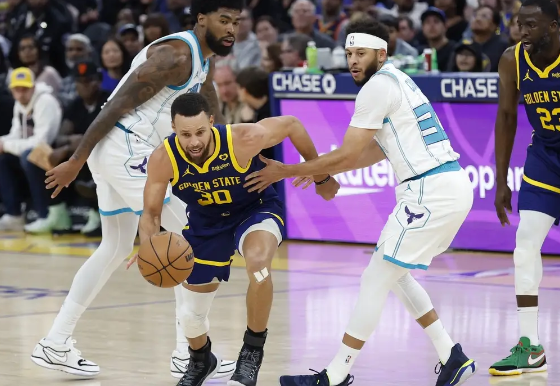 库里15分小桥19+11 克莱13分勇士97-84击败黄蜂喜迎三连胜 库里15分小桥19+11 克莱13分勇士97-84击败黄蜂喜迎三连胜