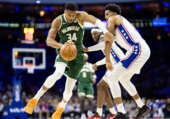 字母哥砍30+12+9利拉德24分 雄鹿119-98大胜76人 字母哥砍30+12+9利拉德24分 雄鹿119-98大胜76人