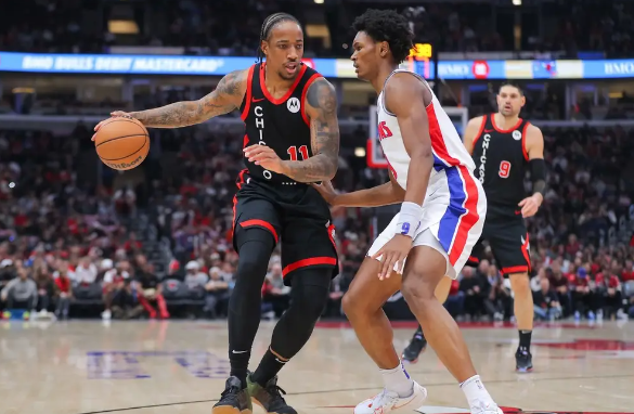 康宁汉姆26+5+5 德罗赞25分 武器25+10 活塞105-95力克公牛止6连败 康宁汉姆26+5+5 德罗赞25分 武器25+10 活塞105-95力克公牛止6连败