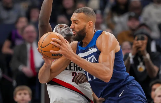 戈贝尔25+16小西蒙斯空砍34分 华子13分森林狼119-114胜开拓者 戈贝尔25+16小西蒙斯空砍34分 华子13分森林狼119-114胜开拓者