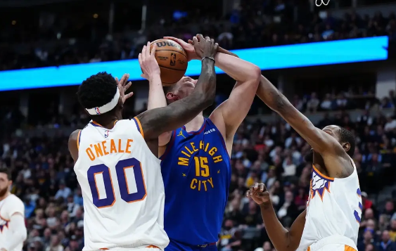 约基奇25+16杜兰特35分接管加时赛 比尔16分太阳117-107胜掘金 约基奇25+16杜兰特35分接管加时赛 比尔16分太阳117-107胜掘金