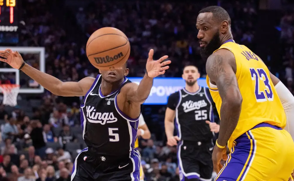 小萨17+19+10 詹姆斯准三双 浓眉22+10 国王120-107赛季横扫湖人 小萨17+19+10 詹姆斯准三双 浓眉22+10 国王120-107赛季横扫湖人