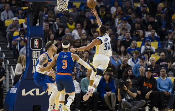 库里27+5布伦森34分 克莱18+8勇士主场112-119不敌尼克斯 库里27+5布伦森34分 克莱18+8勇士主场112-119不敌尼克斯