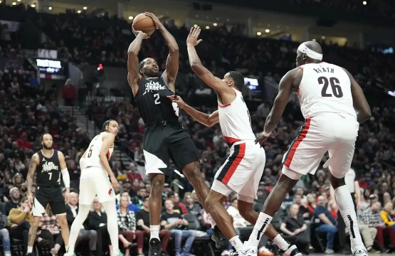 卡椒三节打卡合砍53分哈登15+10 快船客场125-117战胜开拓者 卡椒三节打卡合砍53分哈登15+10 快船客场125-117战胜开拓者