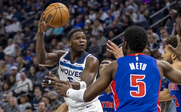 里德21+10 戈贝尔11+14 康宁汉姆空砍32分 森林狼106-91击退活塞 里德21+10 戈贝尔11+14 康宁汉姆空砍32分 森林狼106-91击退活塞