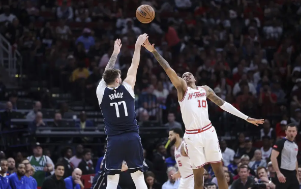 东契奇47+12+7 欧文24+7 小史密斯28+7 独行侠125-107终结火箭11连胜 东契奇47+12+7 欧文24+7 小史密斯28+7 独行侠125-107终结火箭11连胜