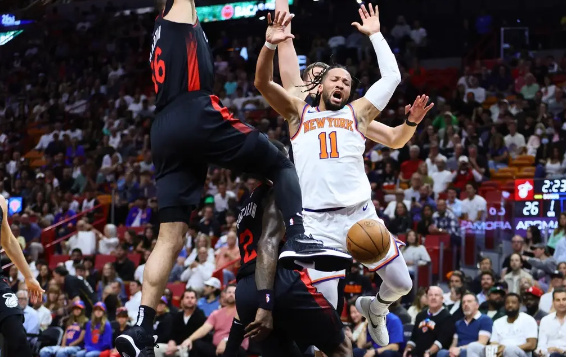 罗齐尔34分创新高布伦森两双 热火109-99擒尼克斯迎3连胜 罗齐尔34分创新高布伦森两双 热火109-99擒尼克斯迎3连胜