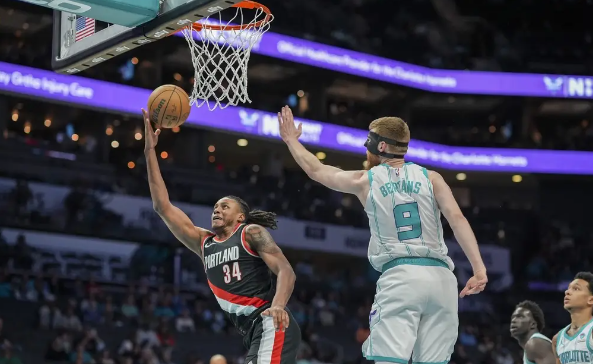 艾顿24+15 亨德森22+10 米勒21分 开拓者89-86险胜黄蜂止10连败 艾顿24+15 亨德森22+10 米勒21分 开拓者89-86险胜黄蜂止10连败