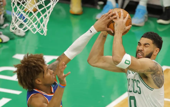 布伦森三节39分 哈特16+16+5 塔图姆18+7 尼克斯118-019击败绿军 布伦森三节39分 哈特16+16+5 塔图姆18+7 尼克斯118-019击败绿军