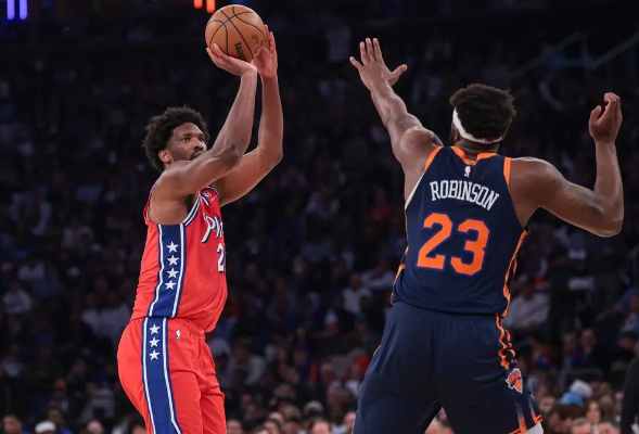 尼克斯104-101逆转76人 迪文准绝杀3分 恩比德马克西空砍69分 尼克斯104-101逆转76人 迪文准绝杀3分 恩比德马克西空砍69分