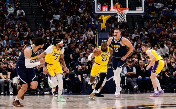 老詹30+11+9浓眉带伤血拼 穆雷再送绝杀掘金4-1淘汰湖人 老詹30+11+9浓眉带伤血拼 穆雷再送绝杀掘金4-1淘汰湖人