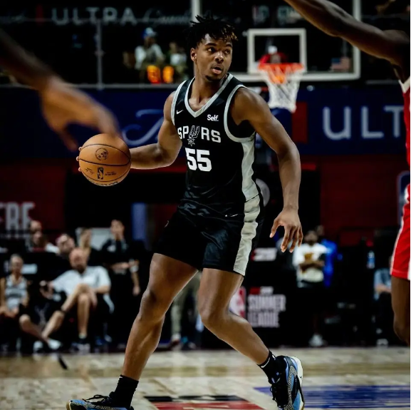 NBA夏联-76人16分大胜马刺,康西尔轰20+5,麦凯恩13中3仅8分 NBA夏联-76人16分大胜马刺,康西尔轰20+5,麦凯恩13中3仅8分