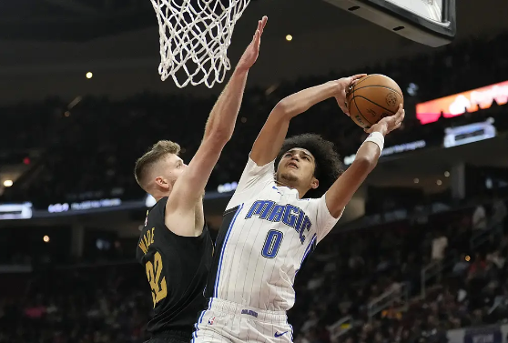 米切尔22分钟22分 萨格斯新高28分 骑士轻取魔术喜提6连胜 米切尔22分钟22分 萨格斯新高28分 骑士轻取魔术喜提6连胜