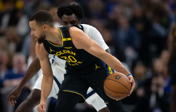 希尔德18分 库里13+8 小贾伦32+6 勇士6人上双力克灰熊 希尔德18分 库里13+8 小贾伦32+6 勇士6人上双力克灰熊