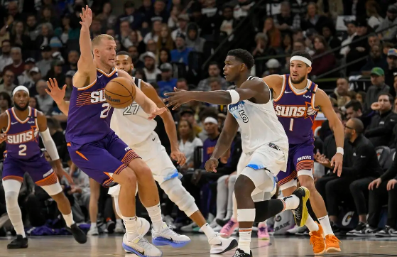 兰德尔压哨绝杀砍35+7 布克空砍44+6+7 森林狼16分逆转太阳 兰德尔压哨绝杀砍35+7 布克空砍44+6+7 森林狼16分逆转太阳