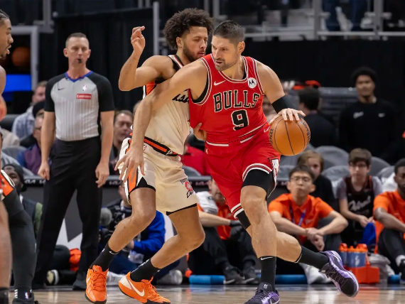 拉文末节6三分 武切维奇29+11 杜伦15+22 公牛击败活塞 拉文末节6三分 武切维奇29+11 杜伦15+22 公牛击败活塞