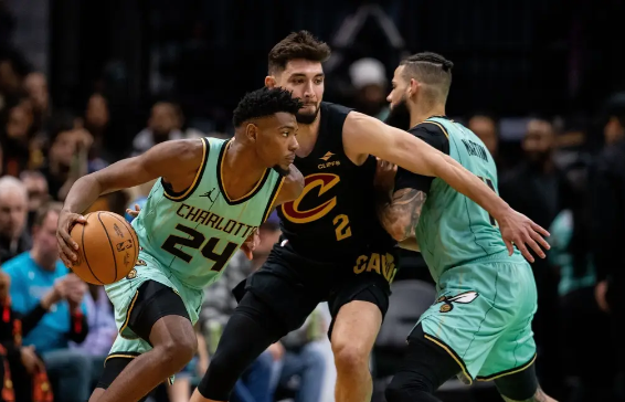 小莫布里生涯新高41分 米切尔18+8+8 王9分 骑士送黄蜂8连败 小莫布里生涯新高41分 米切尔18+8+8 王9分 骑士送黄蜂8连败