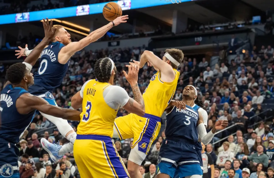 浓眉23+11 詹姆斯缺阵 爱德华兹23+6 湖人不敌森林狼近5战4负 浓眉23+11 詹姆斯缺阵 爱德华兹23+6 湖人不敌森林狼近5战4负