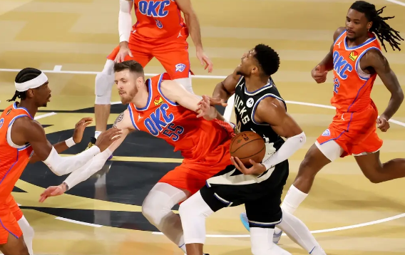 字母哥26+19+10 利拉德23分 雷霆三分32中5 雄鹿取胜杯赛夺魁 字母哥26+19+10 利拉德23分 雷霆三分32中5 雄鹿取胜杯赛夺魁