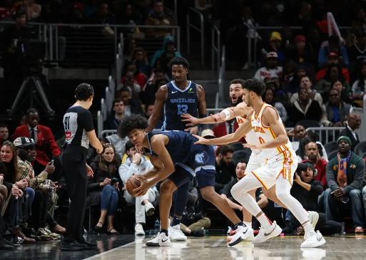 皮蓬22+5+9 亨特26分 枪王&杨缺战 灰熊送老鹰3连败