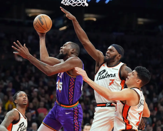 康宁汉姆28+13 杜兰特43+6+8失误 活塞7人得分上双射落太阳