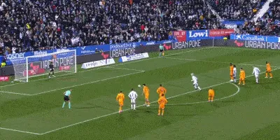 1738810883312429.gif 4.gif