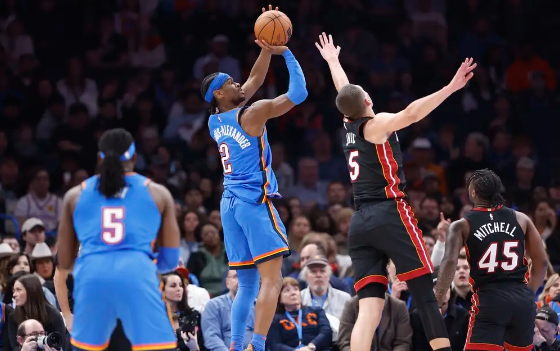 亚历山大32+10阿德巴约27分 雷霆末节发力115-101击败热火 亚历山大32+10阿德巴约27分 雷霆末节发力115-101击败热火