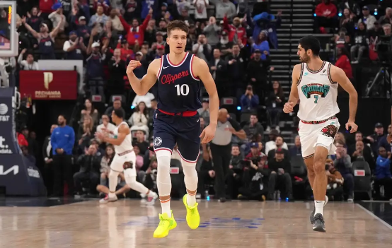 伦纳德25+5贝恩23+6 哈登18+10快船128-114力克灰熊 伦纳德25+5贝恩23+6 哈登18+10快船128-114力克灰熊