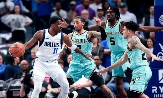 欧文25+9+5克莱-汤普森18分 独行侠103-96送黄蜂5连败 欧文25+9+5克莱-汤普森18分 独行侠103-96送黄蜂5连败