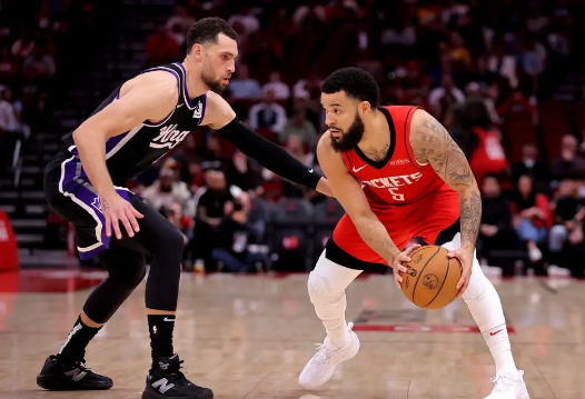 拉文20+6 德罗赞21+6 申京30+10 小萨开场伤退 国王三杀火箭 拉文20+6 德罗赞21+6 申京30+10 小萨开场伤退 国王三杀火箭