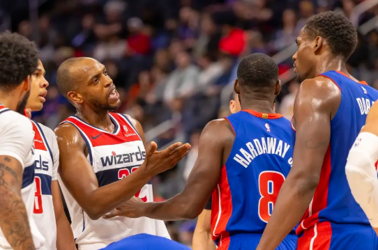 康宁汉姆27+8+10 普尔15+5 活塞6人上双轻取奇才 康宁汉姆27+8+10 普尔15+5 活塞6人上双轻取奇才