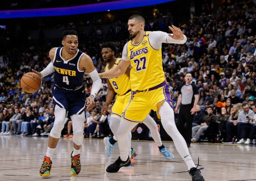 穆雷三分准绝杀+威少抢断致胜 小里37+8+13 残阵湖人憾负掘金 穆雷三分准绝杀+威少抢断致胜 小里37+8+13 残阵湖人憾负掘金