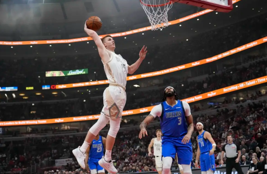 浓眉18+7 布泽利斯28+9+6 独行侠7人上双终结公牛4连胜 浓眉18+7 布泽利斯28+9+6 独行侠7人上双终结公牛4连胜