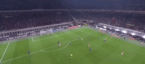 1743645403513157.gif 2.gif